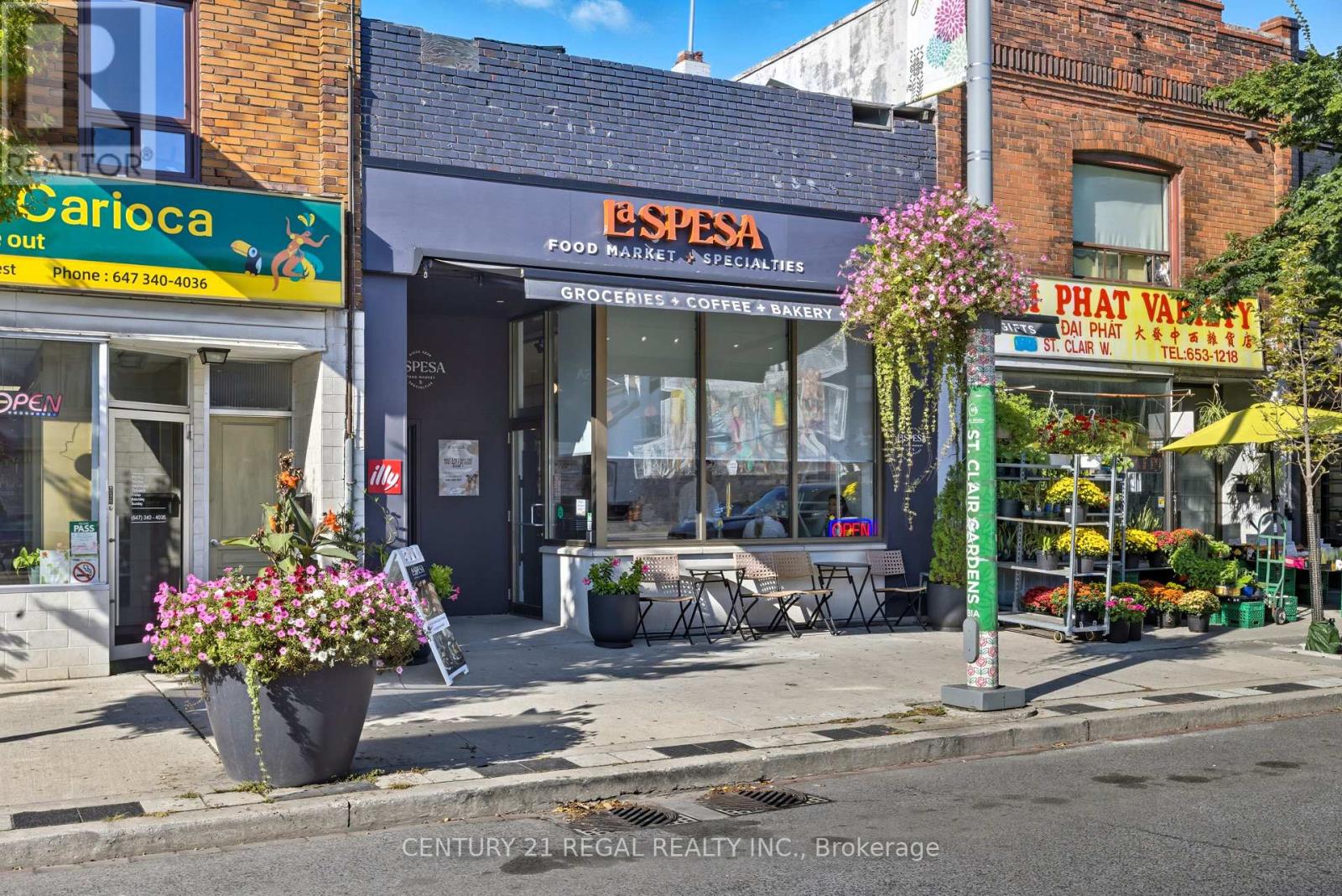 1700 ST CLAIR AVENUE W, Toronto, Ontario