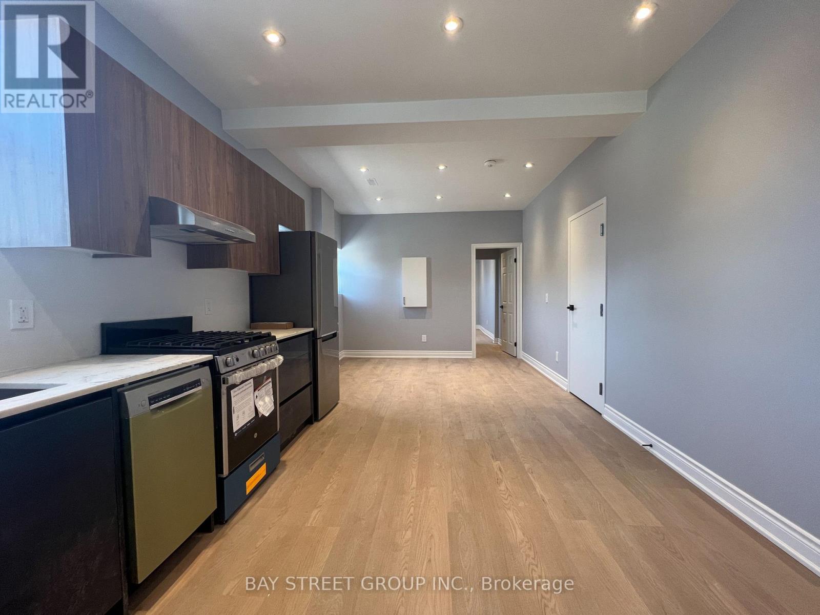 202 - 2386 Lake Shore Boulevard W, Toronto, Ontario  M8V 1C3 - Photo 1 - W12436843