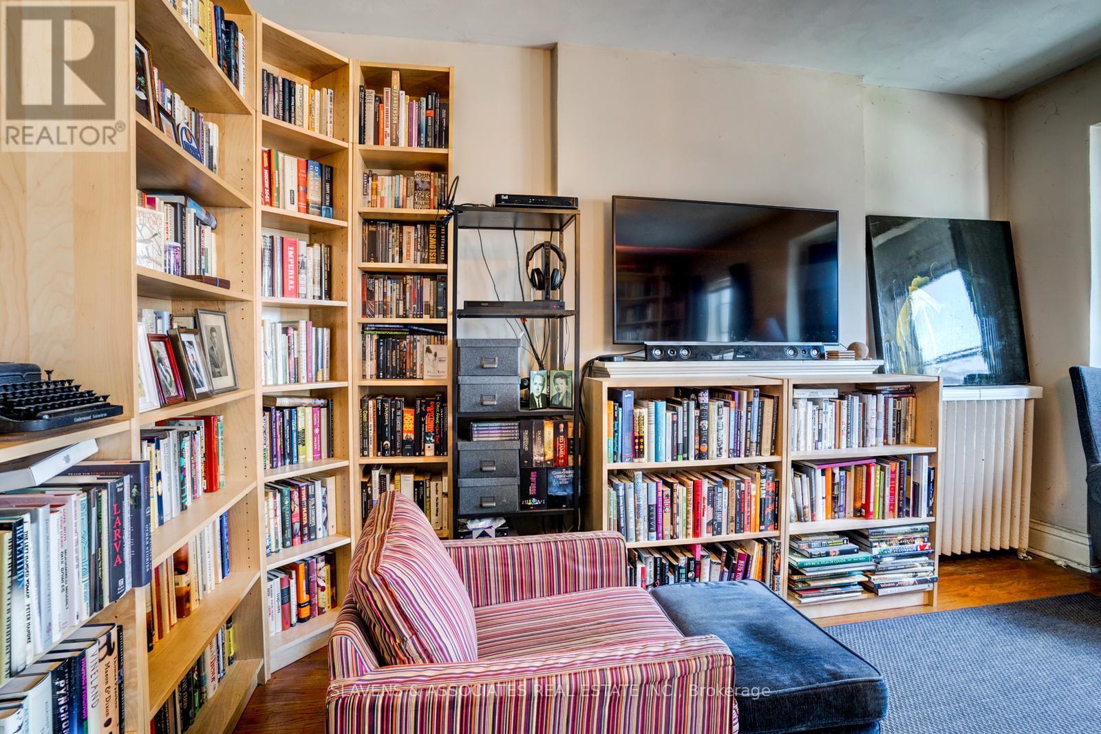 165 Roncesvalles Avenue, Toronto, Ontario  M6R 2L3 - Photo 18 - W12436857