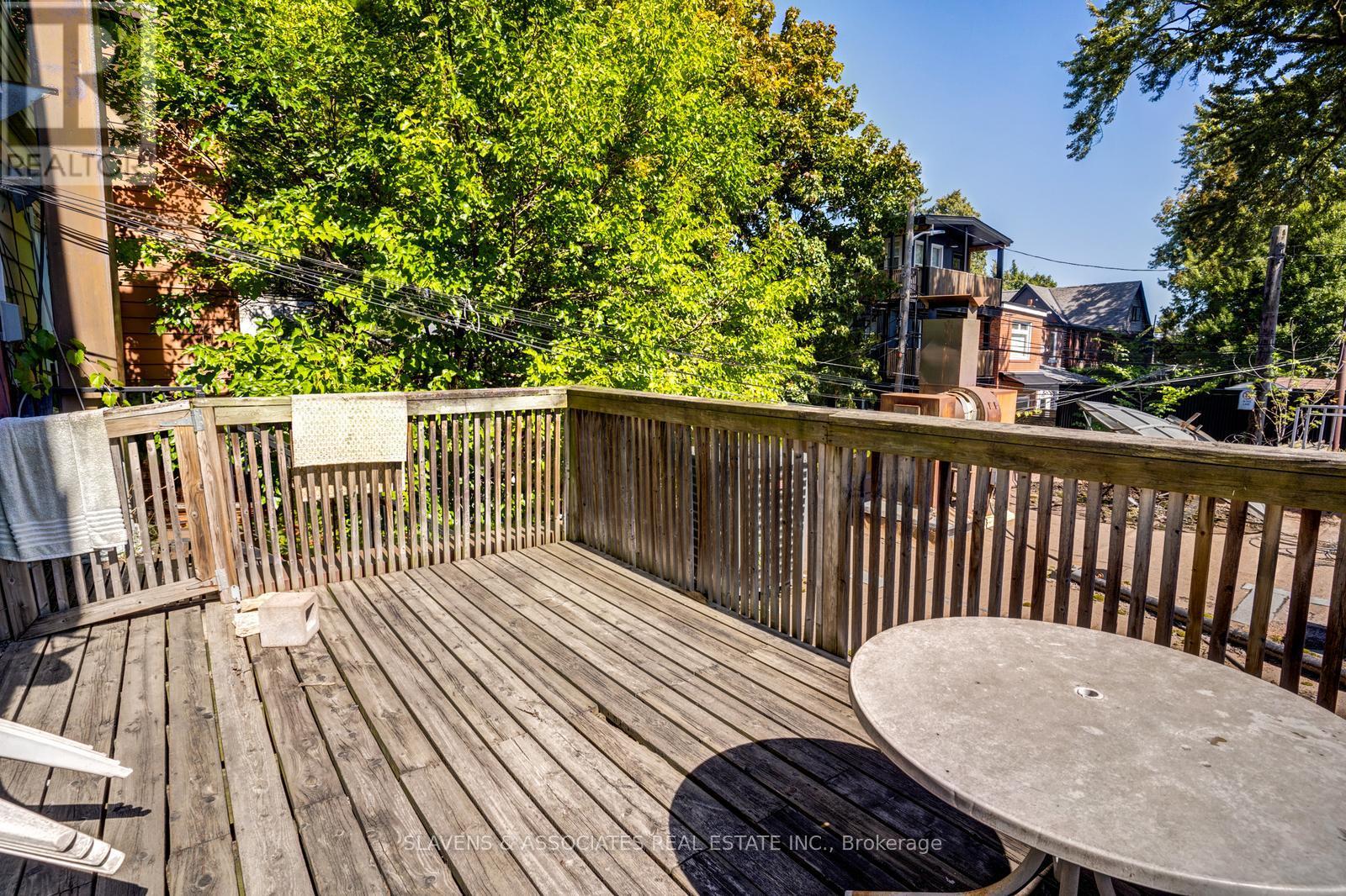 165 Roncesvalles Avenue, Toronto, Ontario  M6R 2L3 - Photo 23 - W12436857