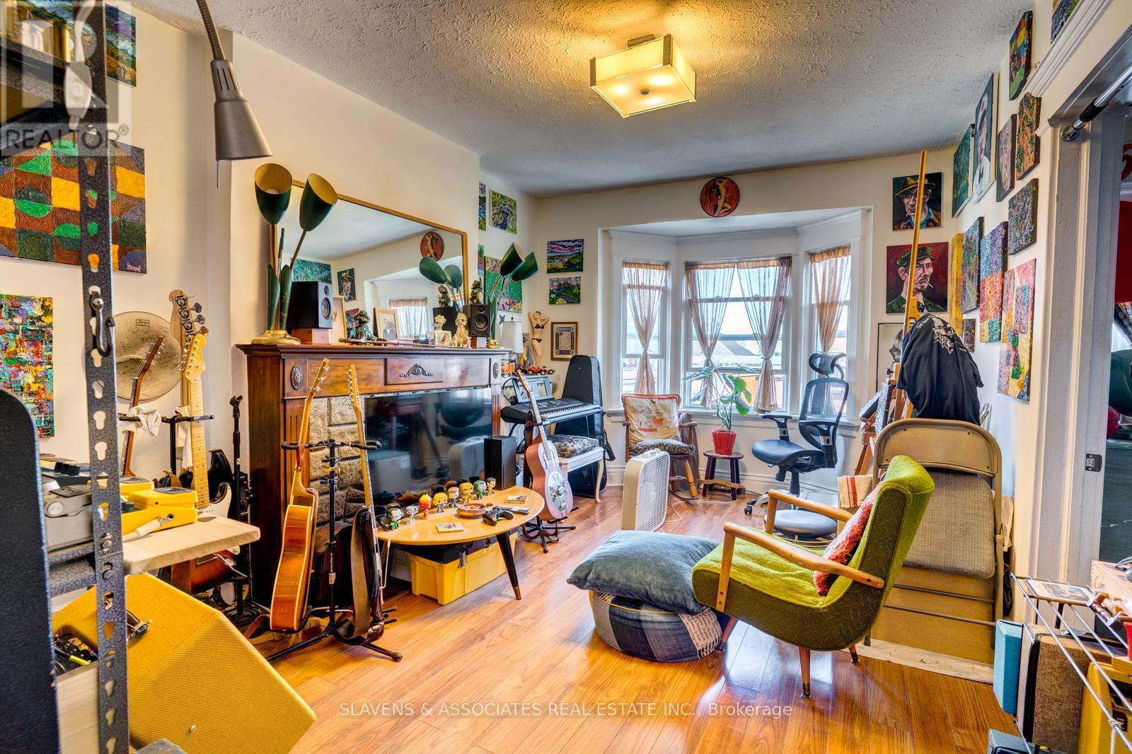 165 Roncesvalles Avenue, Toronto, Ontario  M6R 2L3 - Photo 27 - W12436857