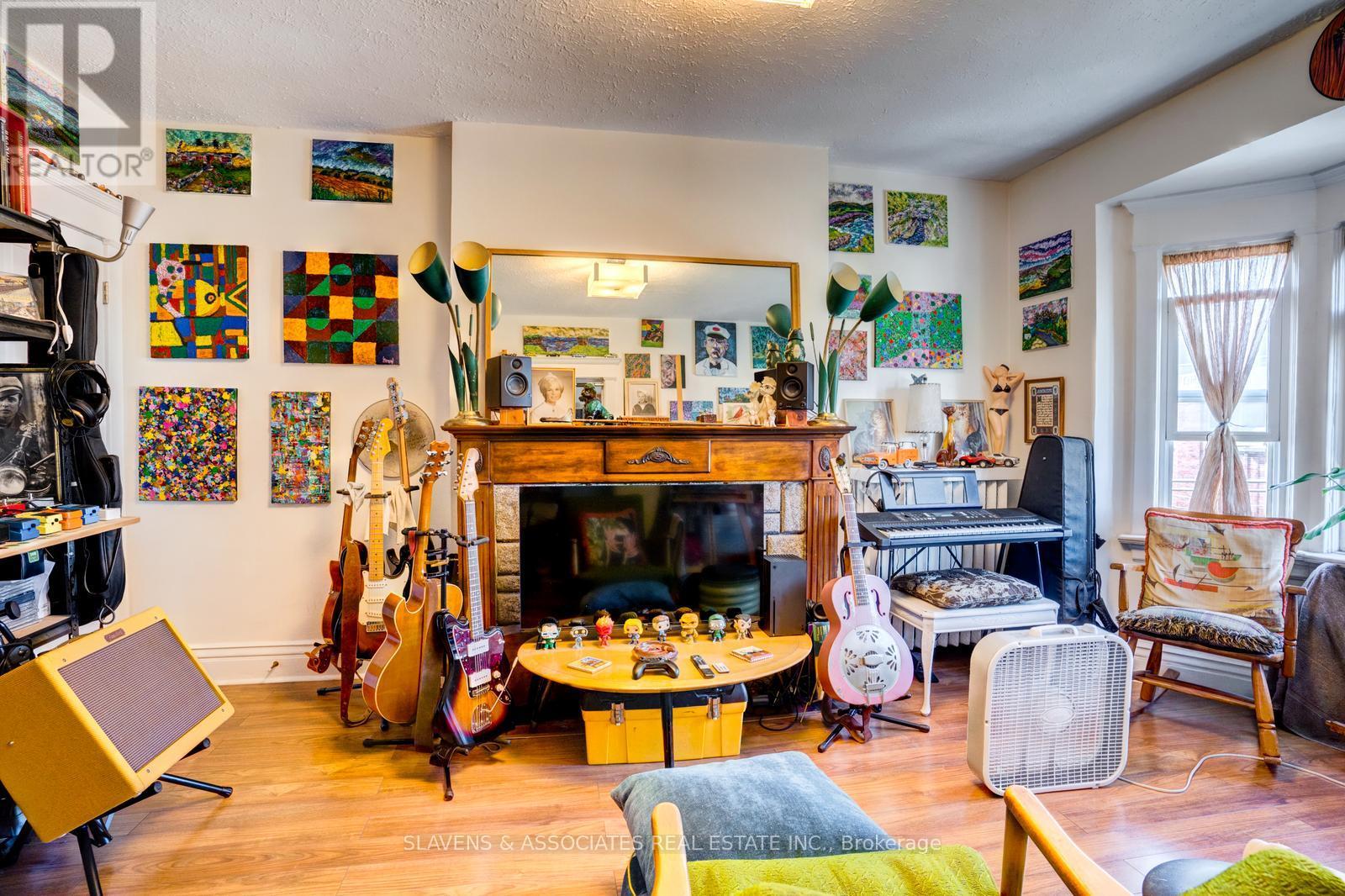 165 Roncesvalles Avenue, Toronto, Ontario  M6R 2L3 - Photo 28 - W12436857