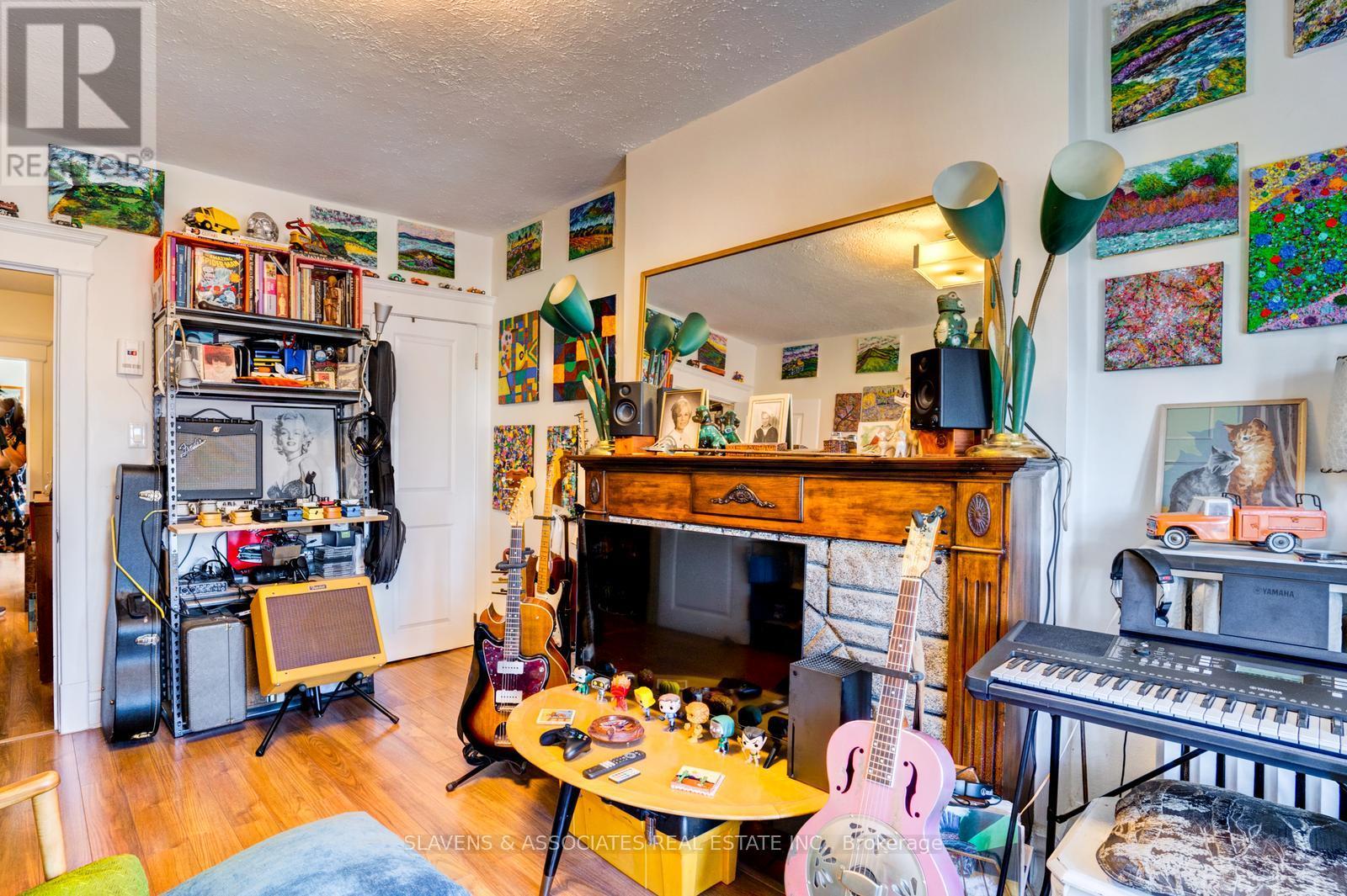 165 Roncesvalles Avenue, Toronto, Ontario  M6R 2L3 - Photo 30 - W12436857
