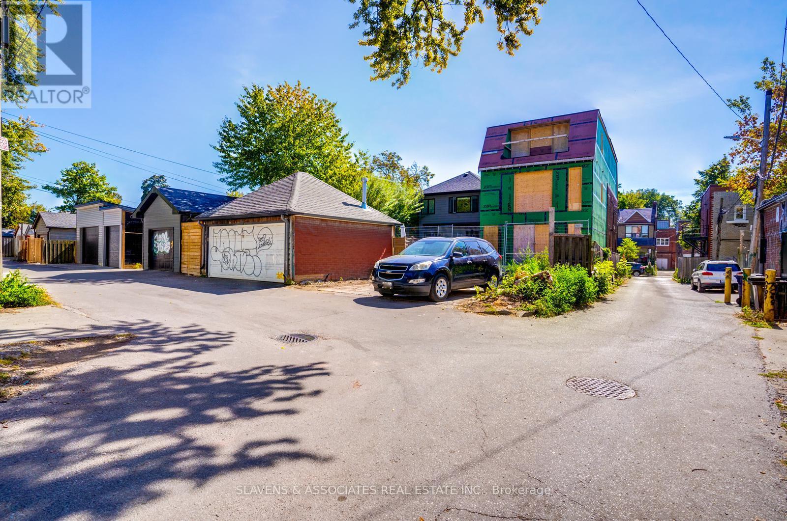 165 Roncesvalles Avenue, Toronto, Ontario  M6R 2L3 - Photo 42 - W12436857
