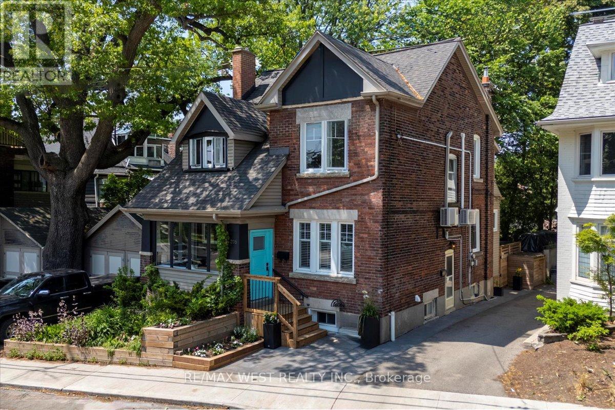 206 Howard Park Avenue, Toronto, Ontario  M6R 1W1 - Photo 1 - W12436860