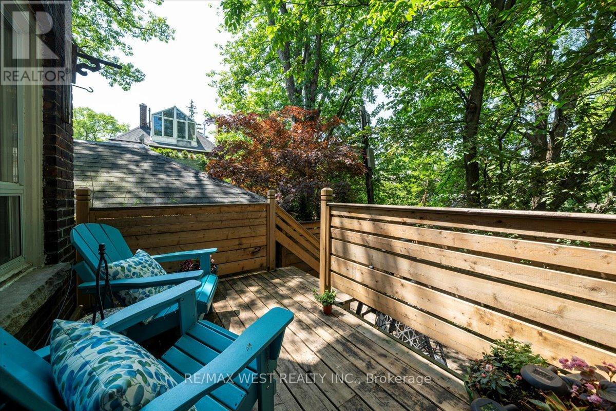206 Howard Park Avenue, Toronto, Ontario  M6R 1W1 - Photo 32 - W12436860
