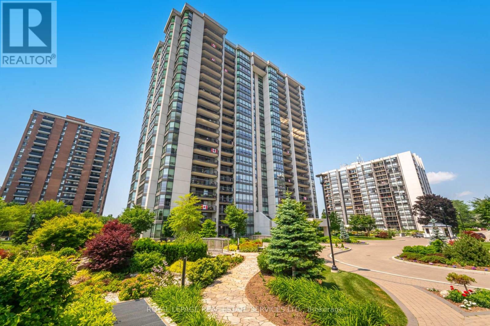 306 - 2180 Marine Drive, Oakville, Ontario  L6L 5V2 - Photo 1 - W12436861