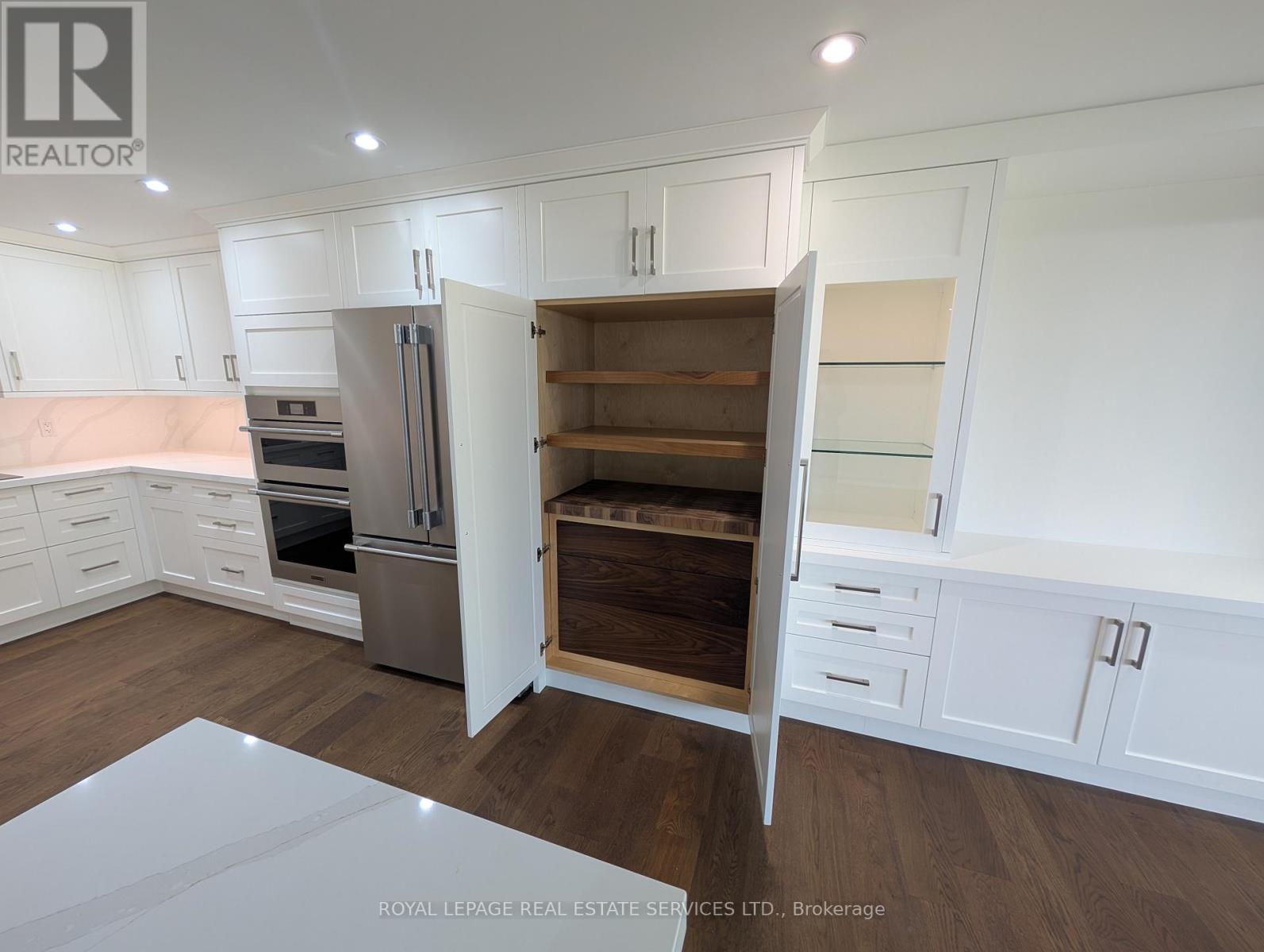 306 - 2180 Marine Drive, Oakville, Ontario  L6L 5V2 - Photo 7 - W12436861