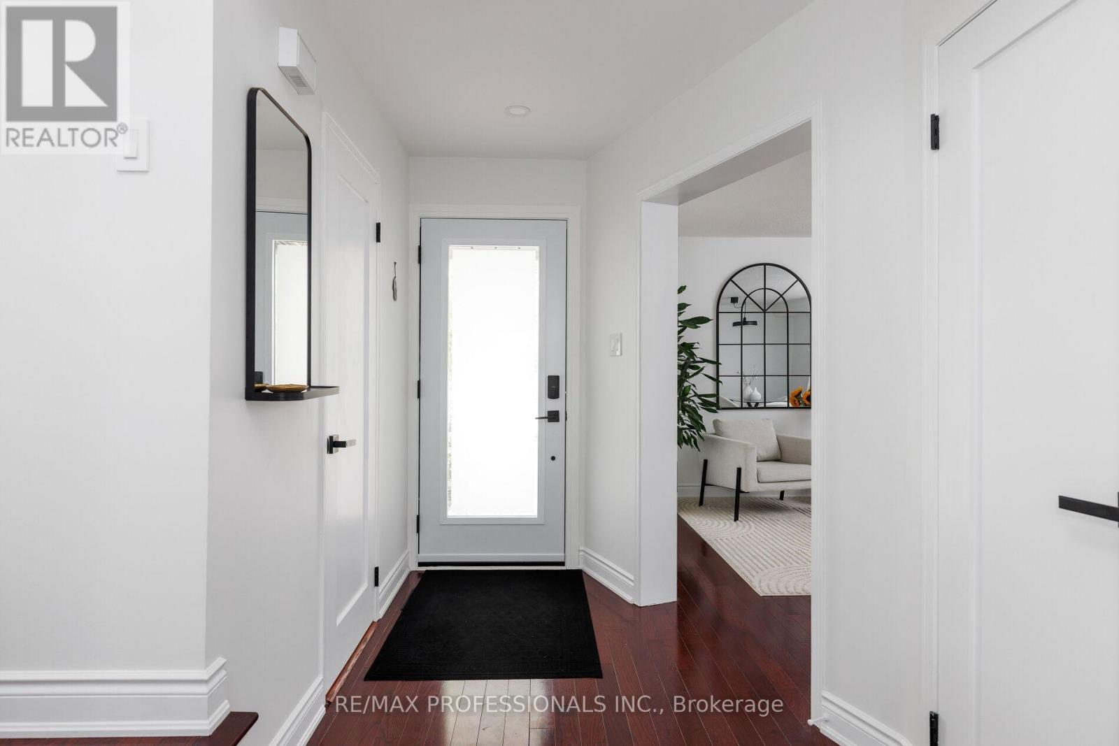 6433 Longspur Road, Mississauga, Ontario  L5N 6E4 - Photo 3 - W12436887