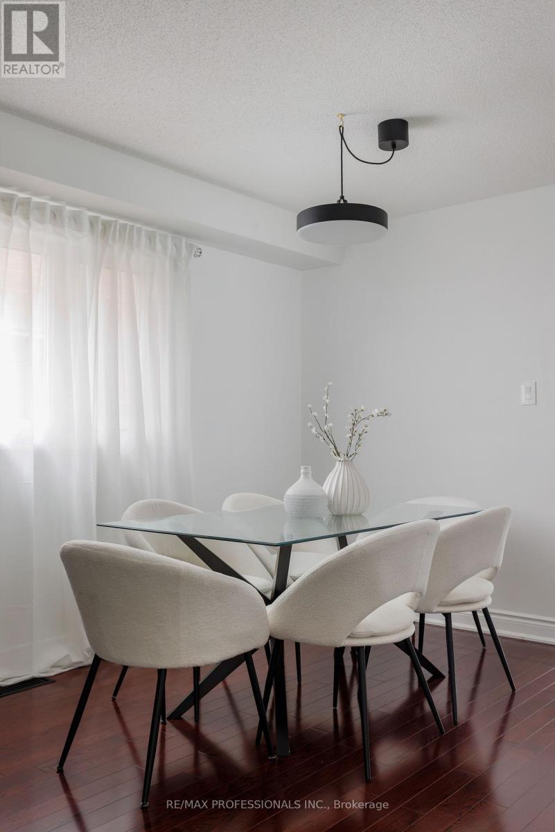 6433 Longspur Road, Mississauga, Ontario  L5N 6E4 - Photo 8 - W12436887