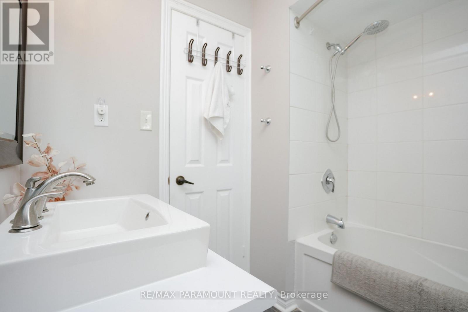 44 Cairnmore Court, Brampton, Ontario  L6Z 1T6 - Photo 29 - W12436900