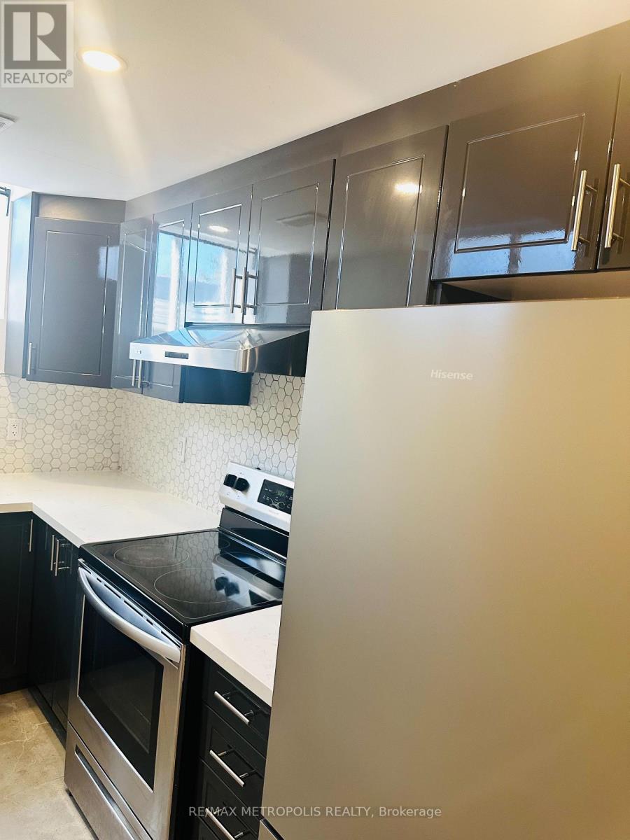 Bsmt - 15 Dalecrest Road, Brampton, Ontario  L6X 5N3 - Photo 4 - W12436904