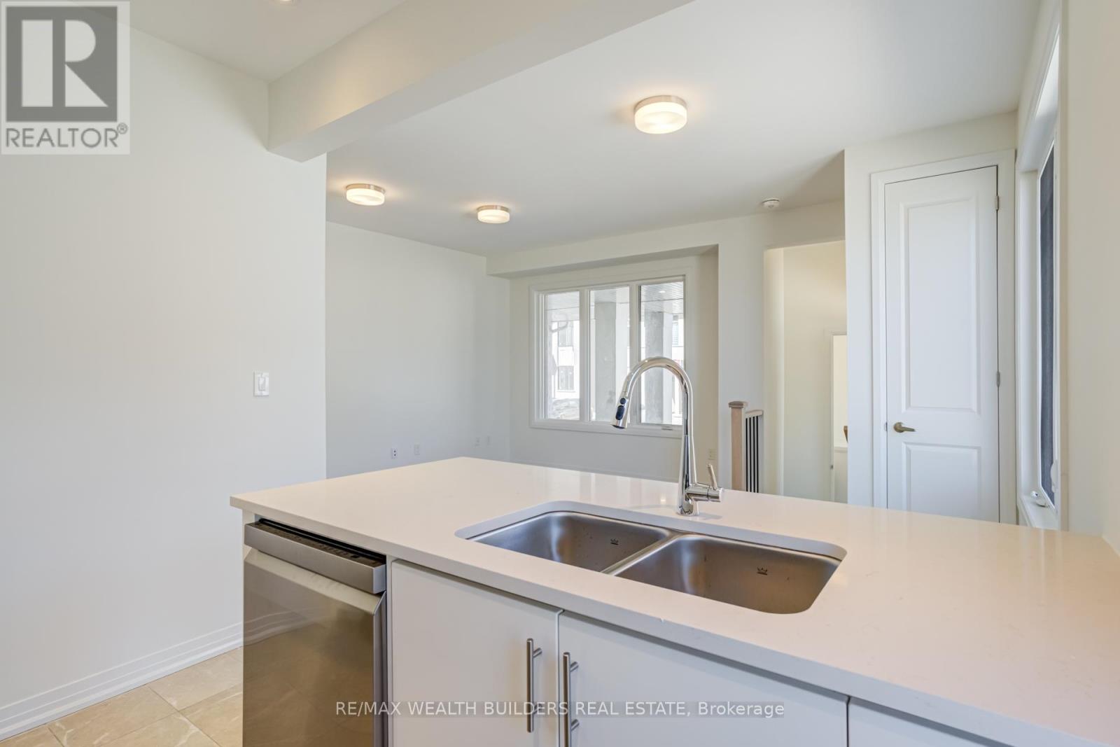 1 Kings Hill Drive, Brampton, Ontario  L7A 0B8 - Photo 14 - W12436935