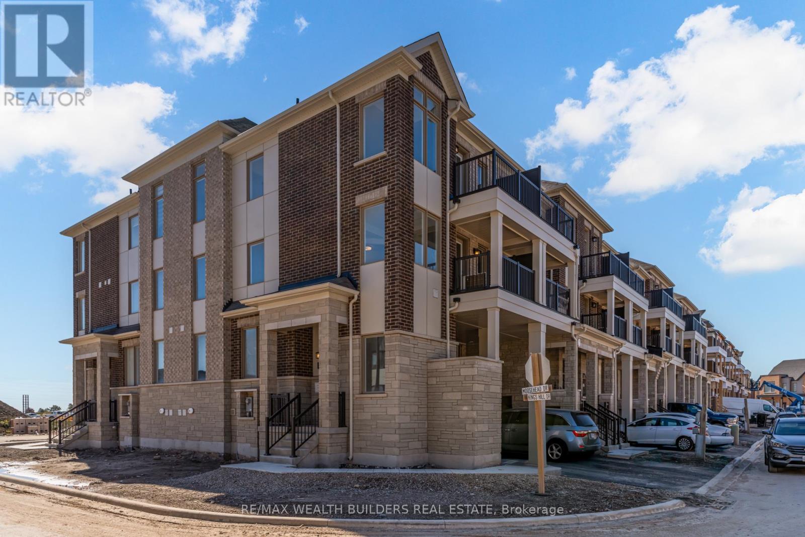 1 Kings Hill Drive, Brampton, Ontario  L7A 0B8 - Photo 2 - W12436935