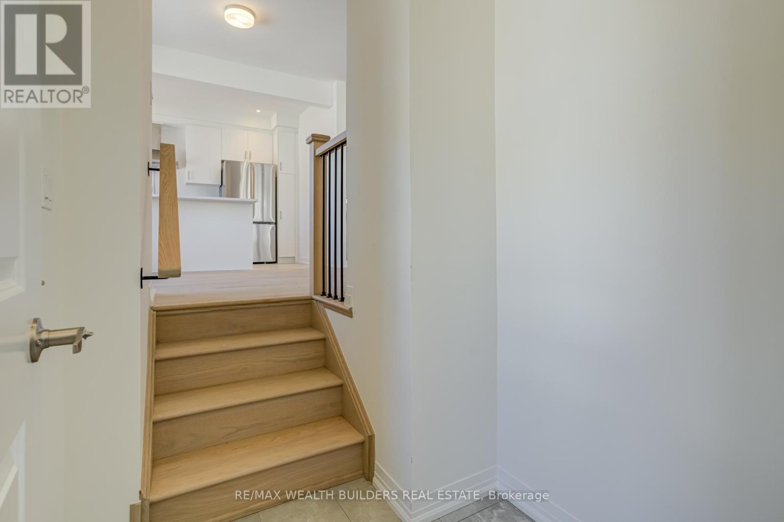 1 Kings Hill Drive, Brampton, Ontario  L7A 0B8 - Photo 4 - W12436935