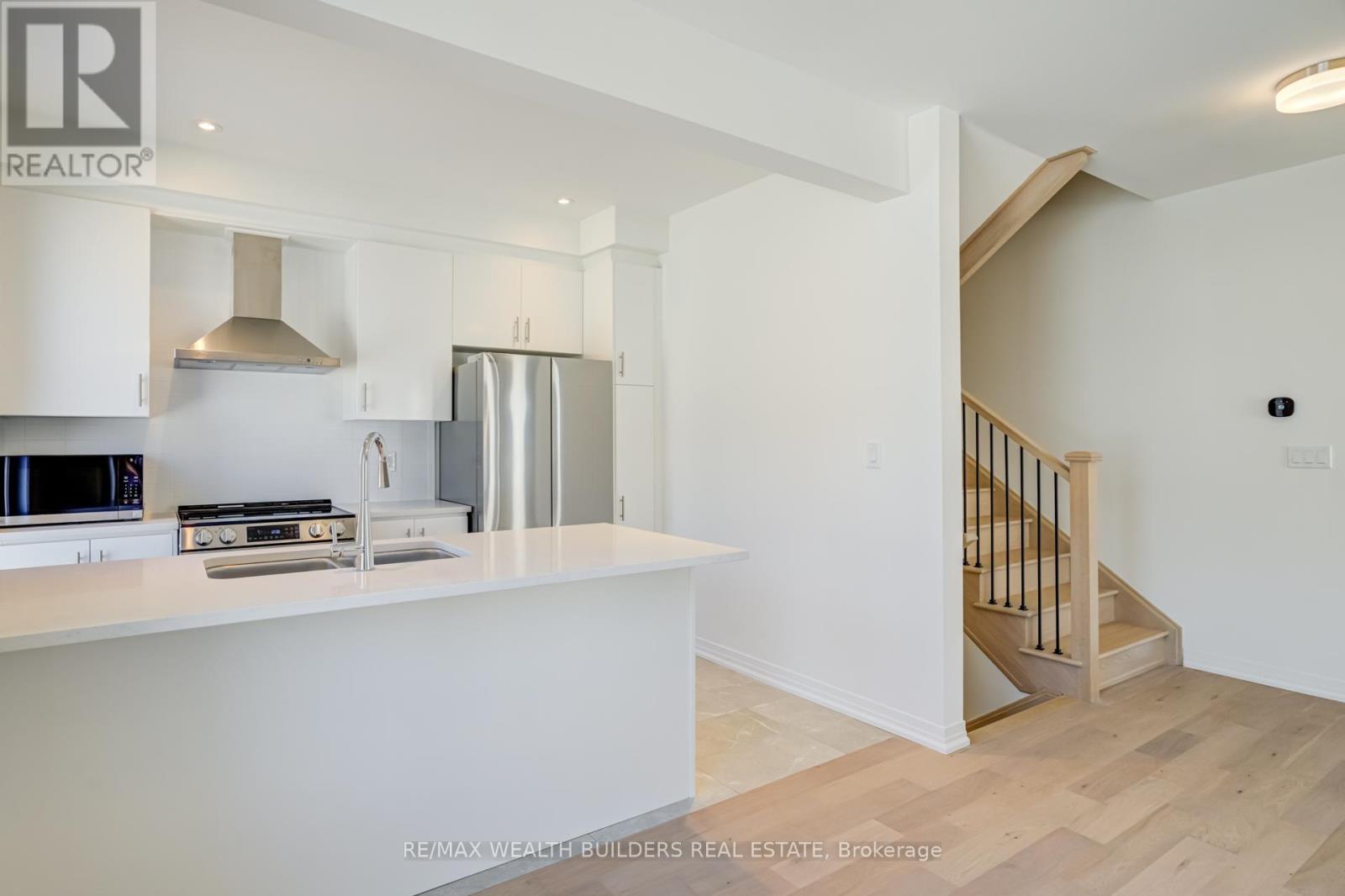 1 Kings Hill Drive, Brampton, Ontario  L7A 0B8 - Photo 9 - W12436935