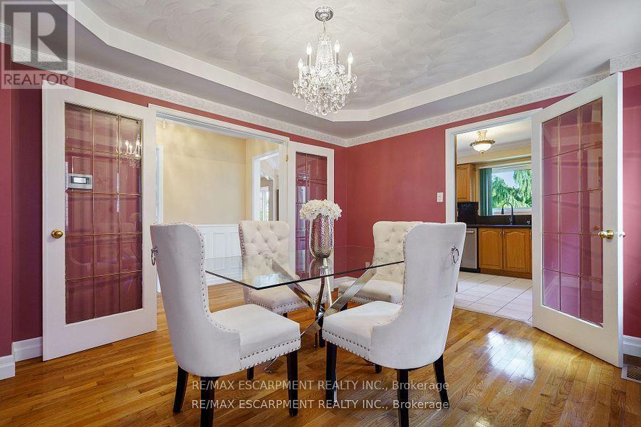 6451 Alderwood Trail, Mississauga, Ontario  L5N 6W8 - Photo 10 - W12436936