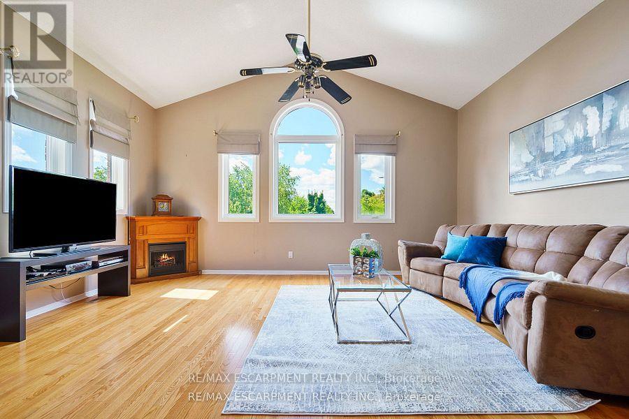 6451 Alderwood Trail, Mississauga, Ontario  L5N 6W8 - Photo 24 - W12436936