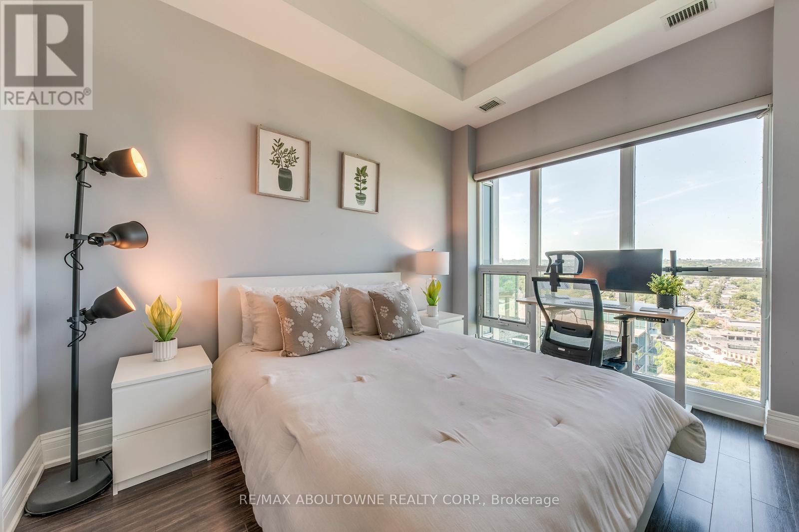 2524 - 165 Legion Road N, Toronto, Ontario  M8Y 0B3 - Photo 13 - W12436942