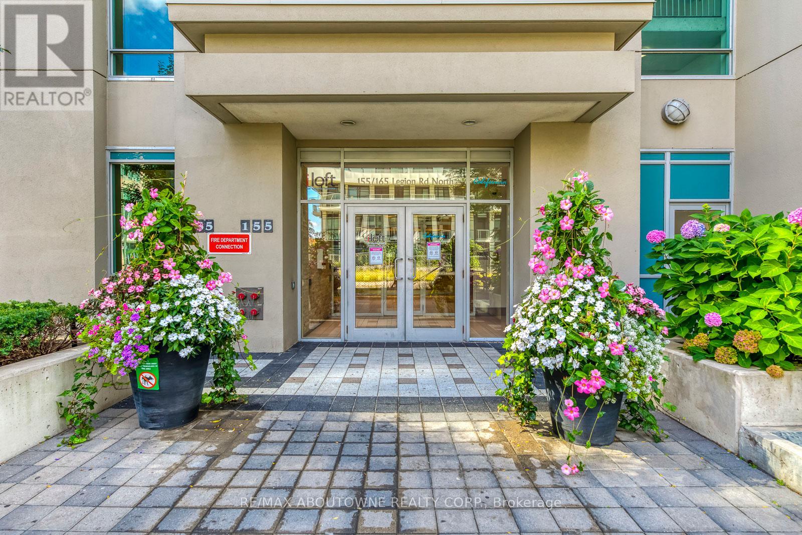 2524 - 165 Legion Road N, Toronto, Ontario  M8Y 0B3 - Photo 3 - W12436942