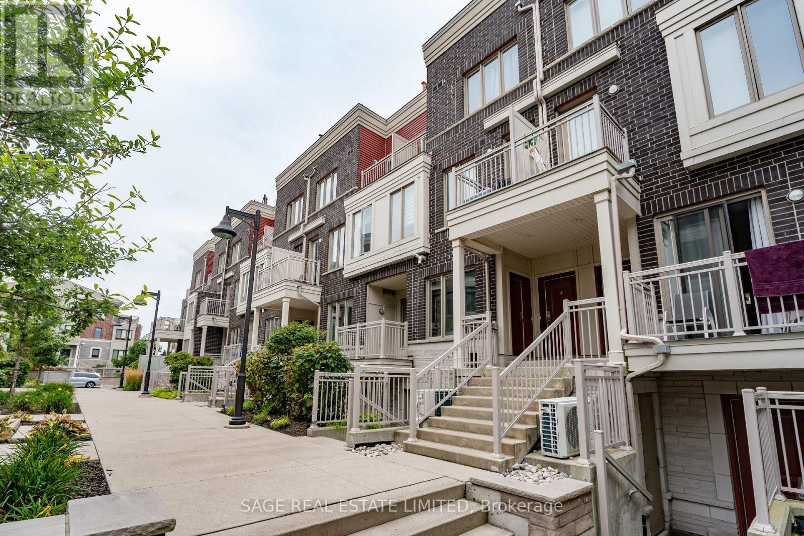 5 - 140 LONG BRANCH AVENUE, Toronto, Ontario