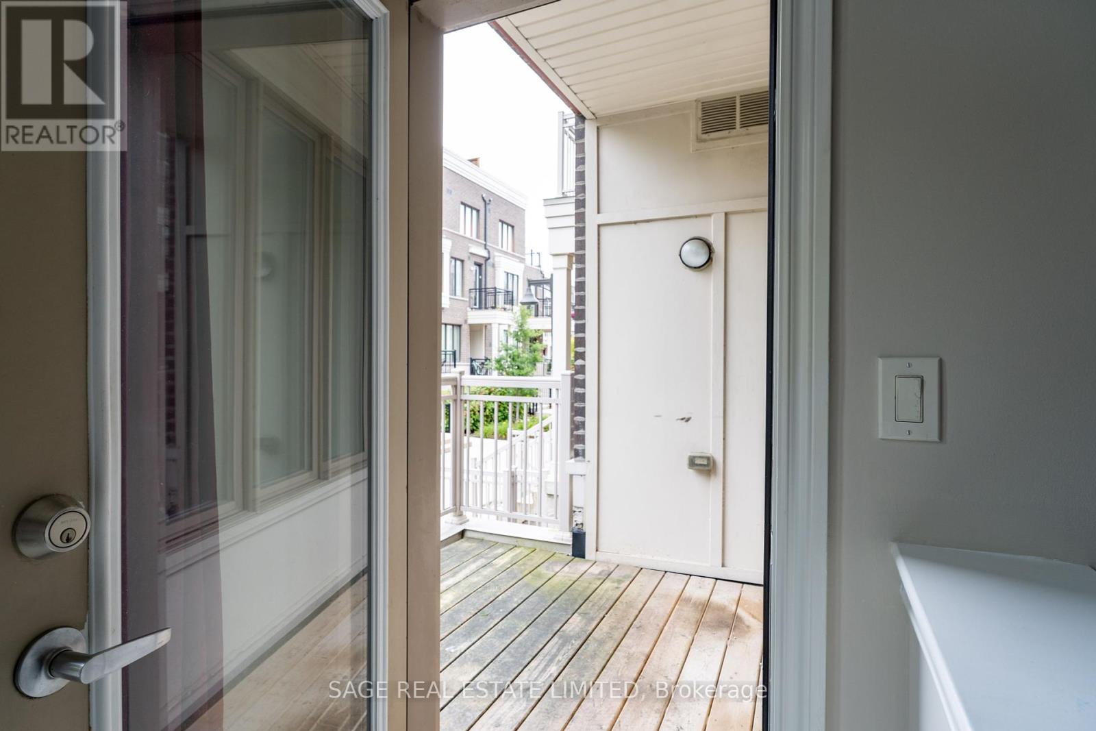 5 - 140 Long Branch Avenue, Toronto, Ontario  M8W 0B1 - Photo 16 - W12436949