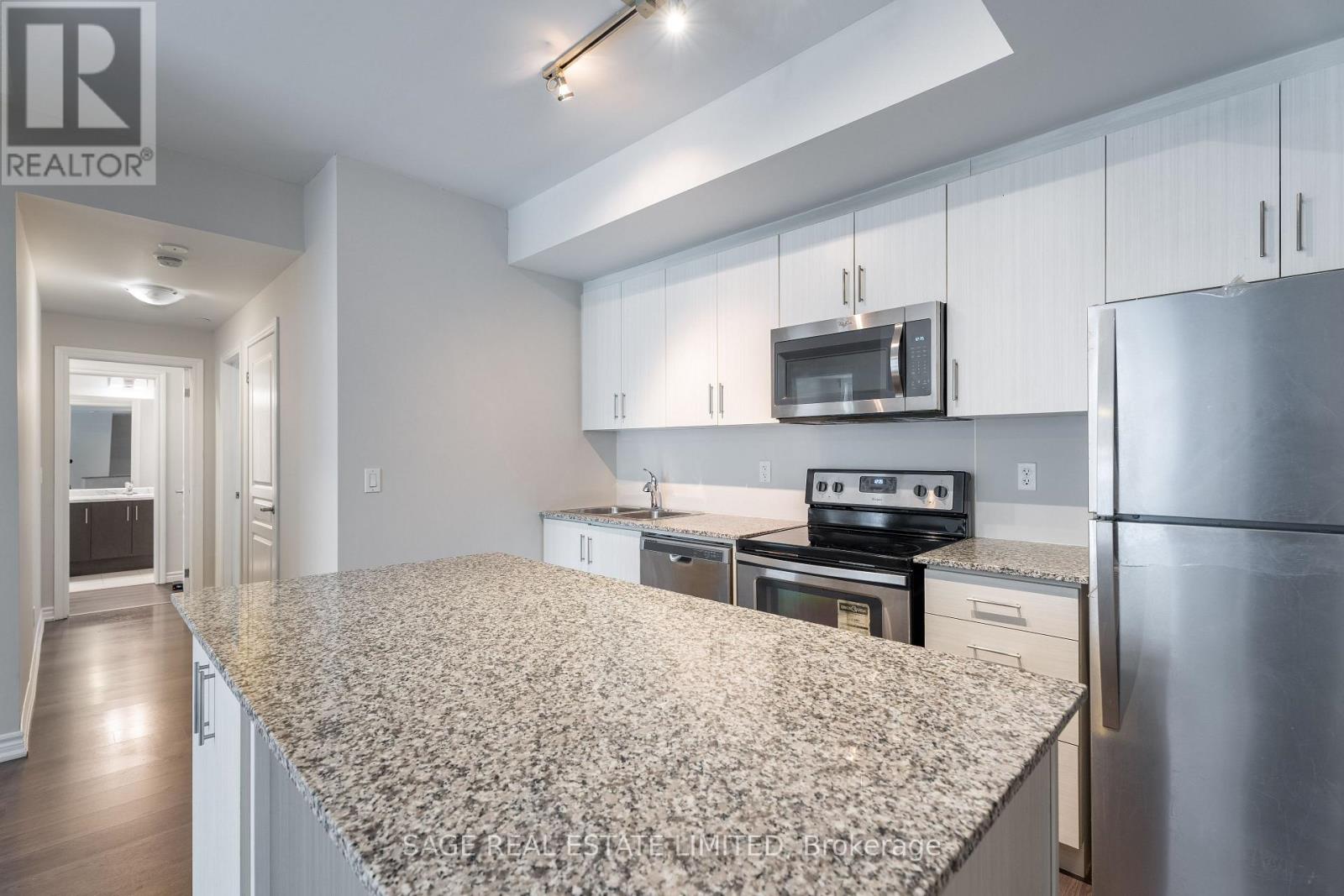 5 - 140 Long Branch Avenue, Toronto, Ontario  M8W 0B1 - Photo 2 - W12436949