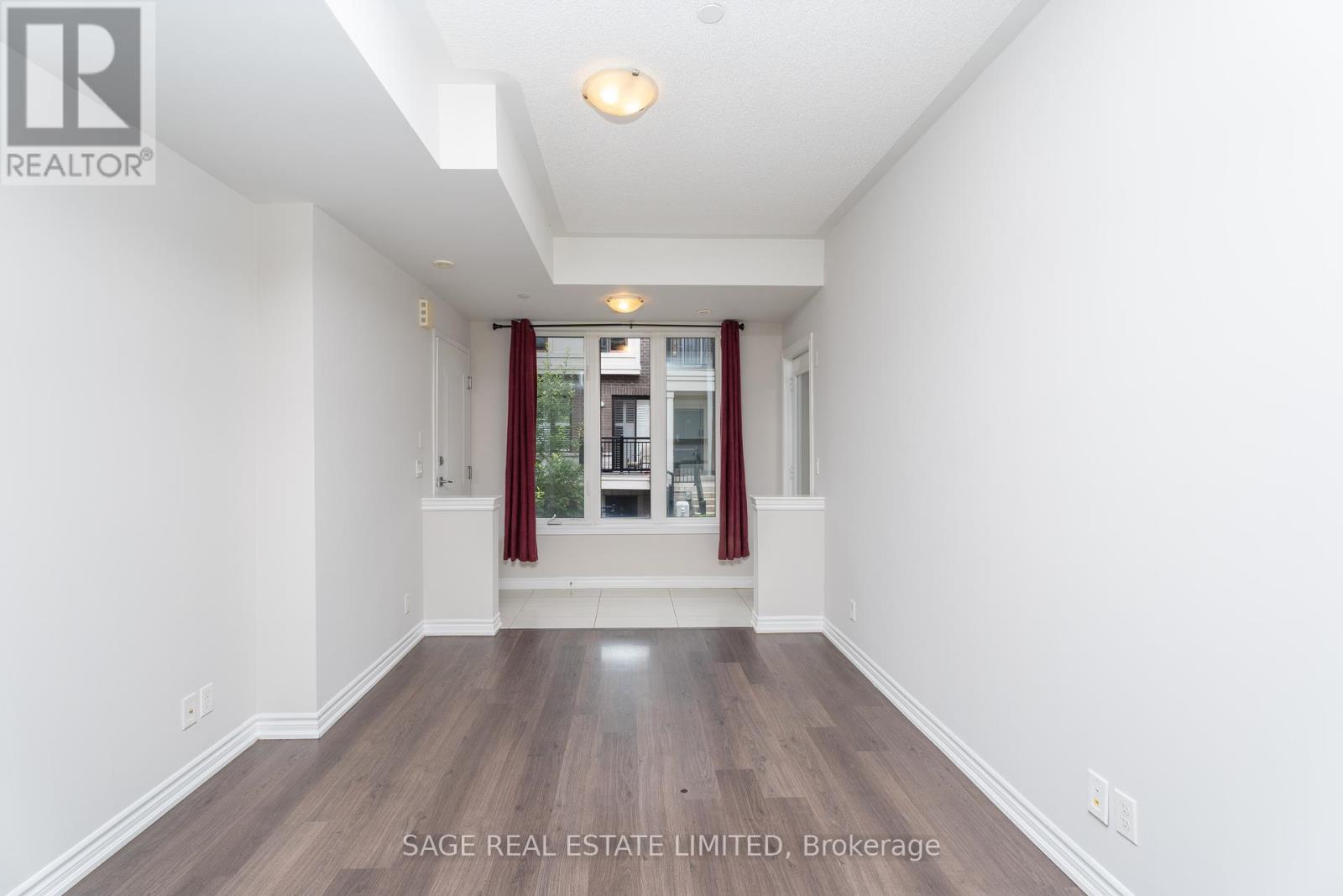 5 - 140 Long Branch Avenue, Toronto, Ontario  M8W 0B1 - Photo 5 - W12436949