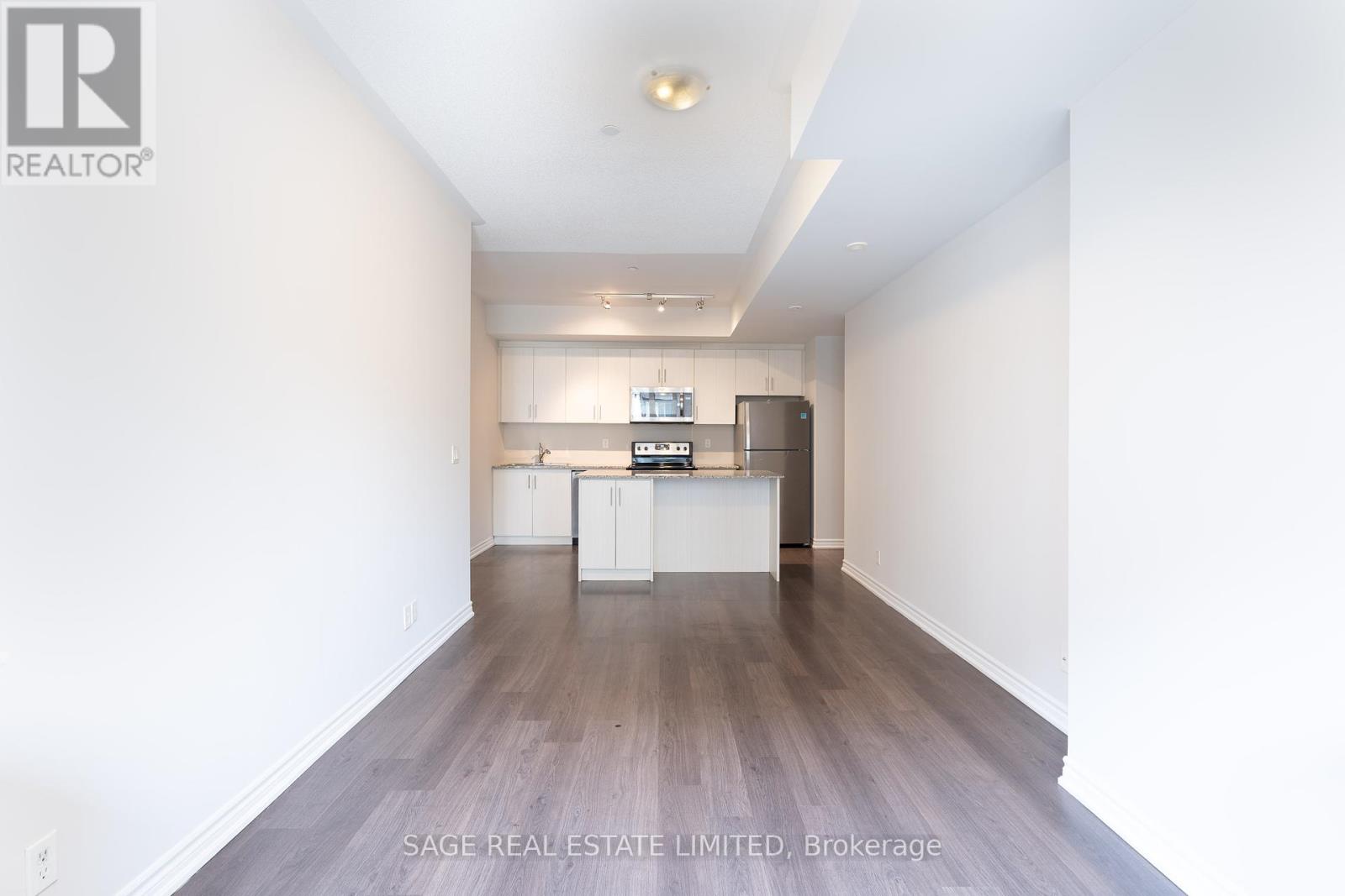 5 - 140 Long Branch Avenue, Toronto, Ontario  M8W 0B1 - Photo 6 - W12436949