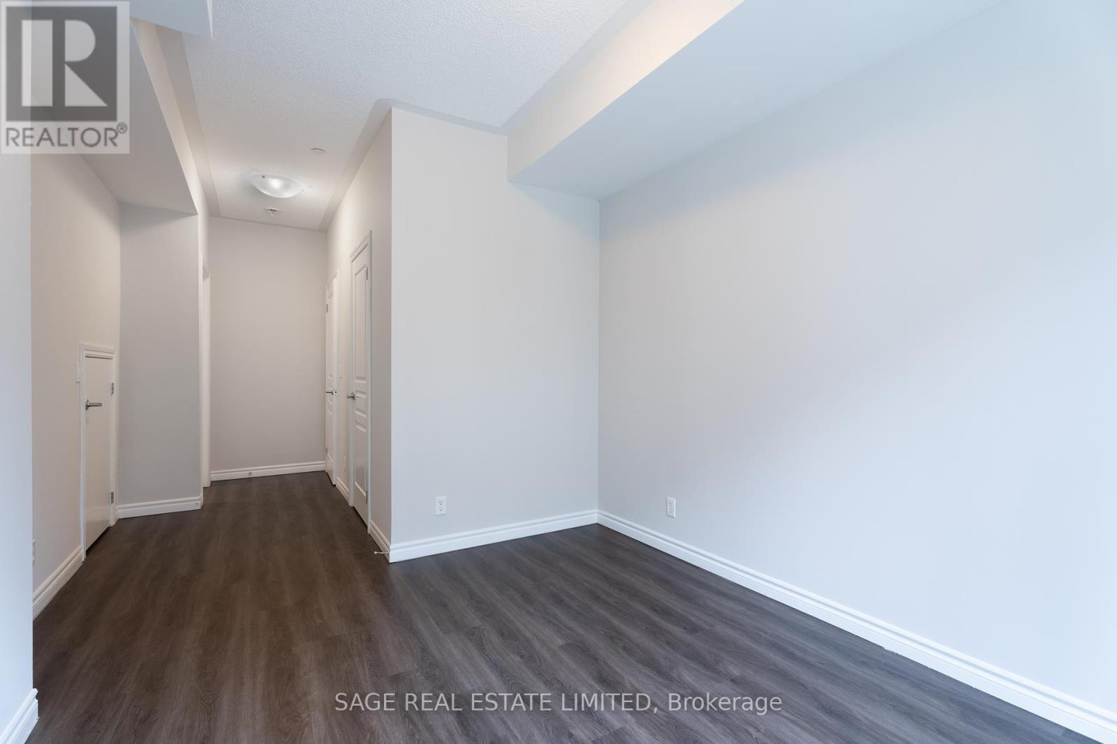 5 - 140 Long Branch Avenue, Toronto, Ontario  M8W 0B1 - Photo 9 - W12436949