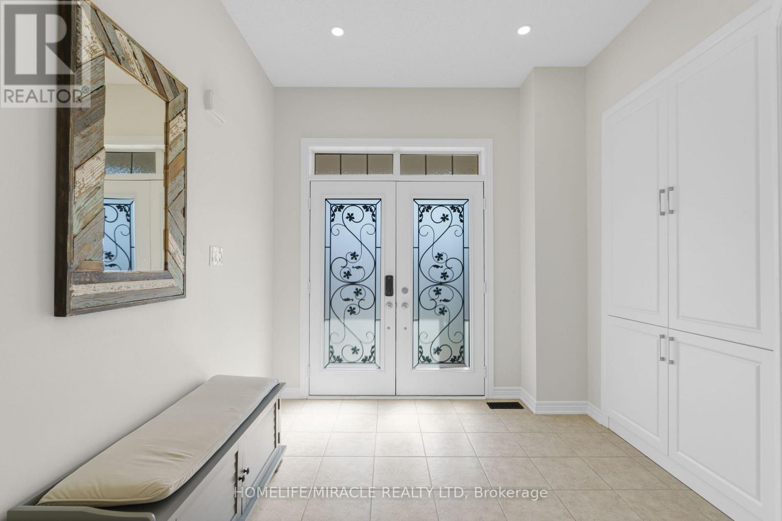 26 Fitzgibson Street, Brampton, Ontario  L6Y 0H8 - Photo 4 - W12436957