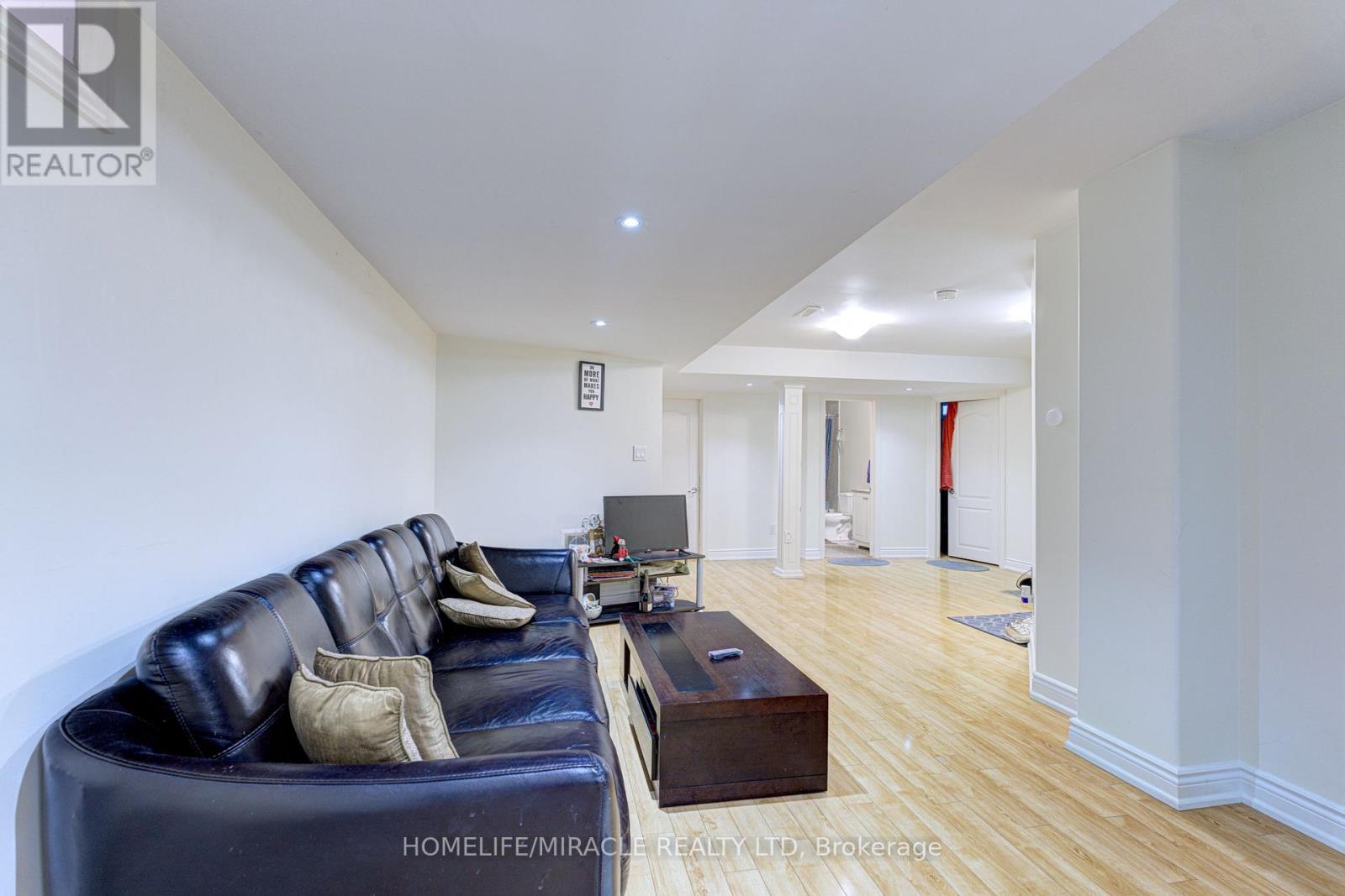 26 Fitzgibson Street, Brampton, Ontario  L6Y 0H8 - Photo 40 - W12436957