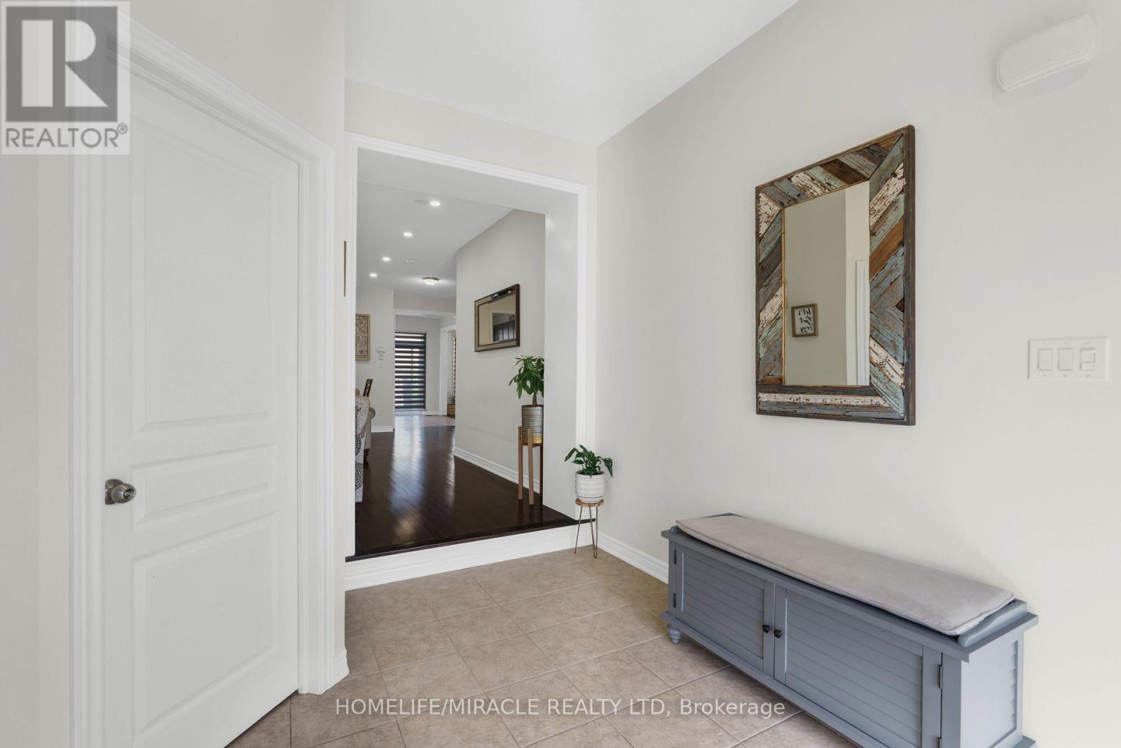 26 Fitzgibson Street, Brampton, Ontario  L6Y 0H8 - Photo 6 - W12436957
