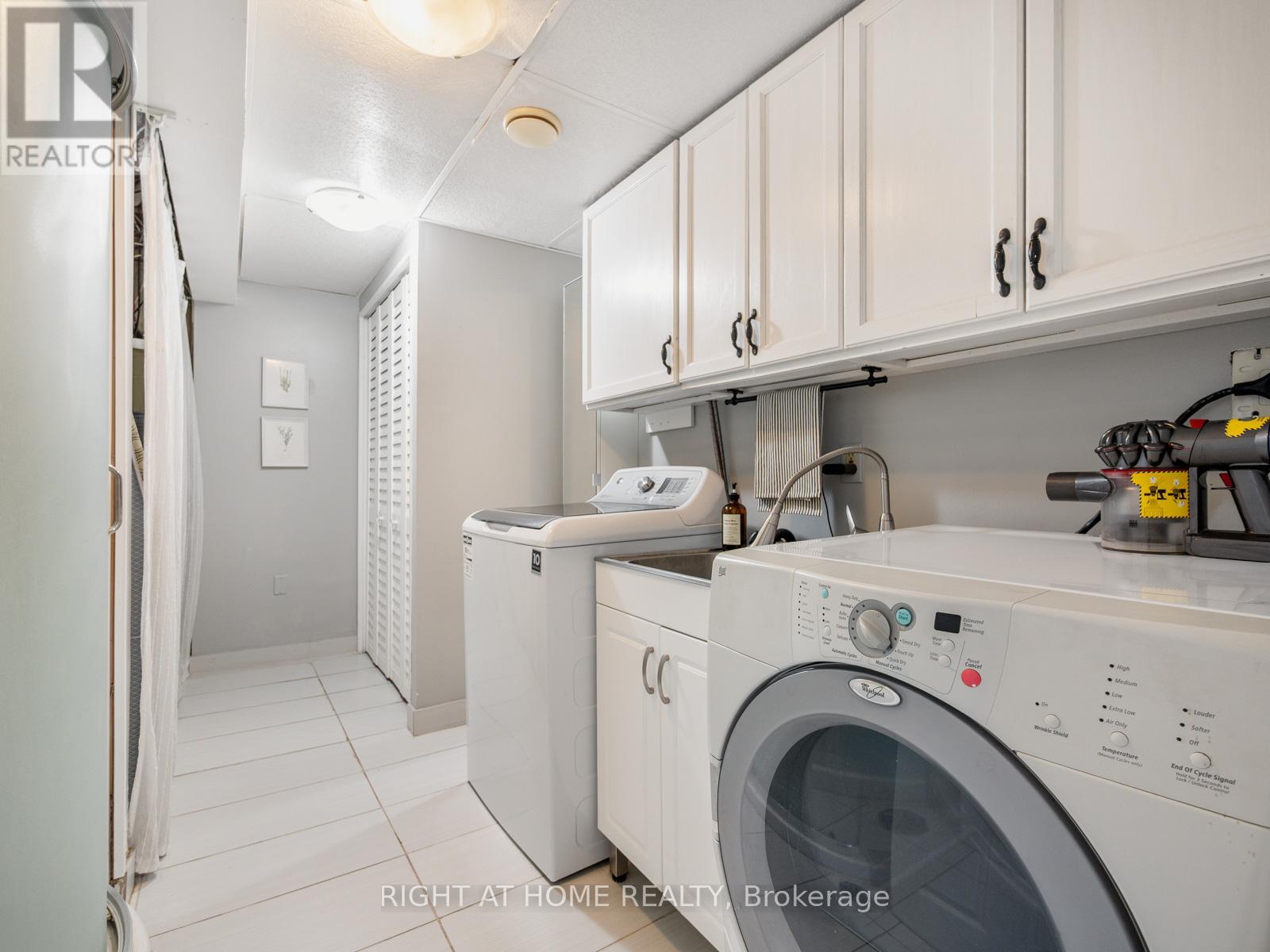 5509 Hixon Avenue, Burlington, Ontario  L7L 3S1 - Photo 16 - W12436964