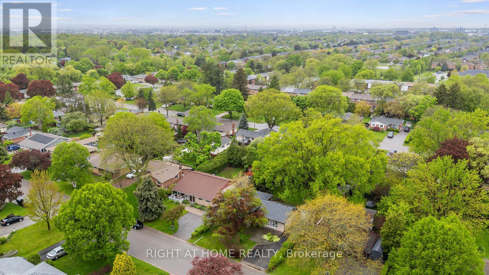 5509 Hixon Avenue, Burlington, Ontario  L7L 3S1 - Photo 25 - W12436964