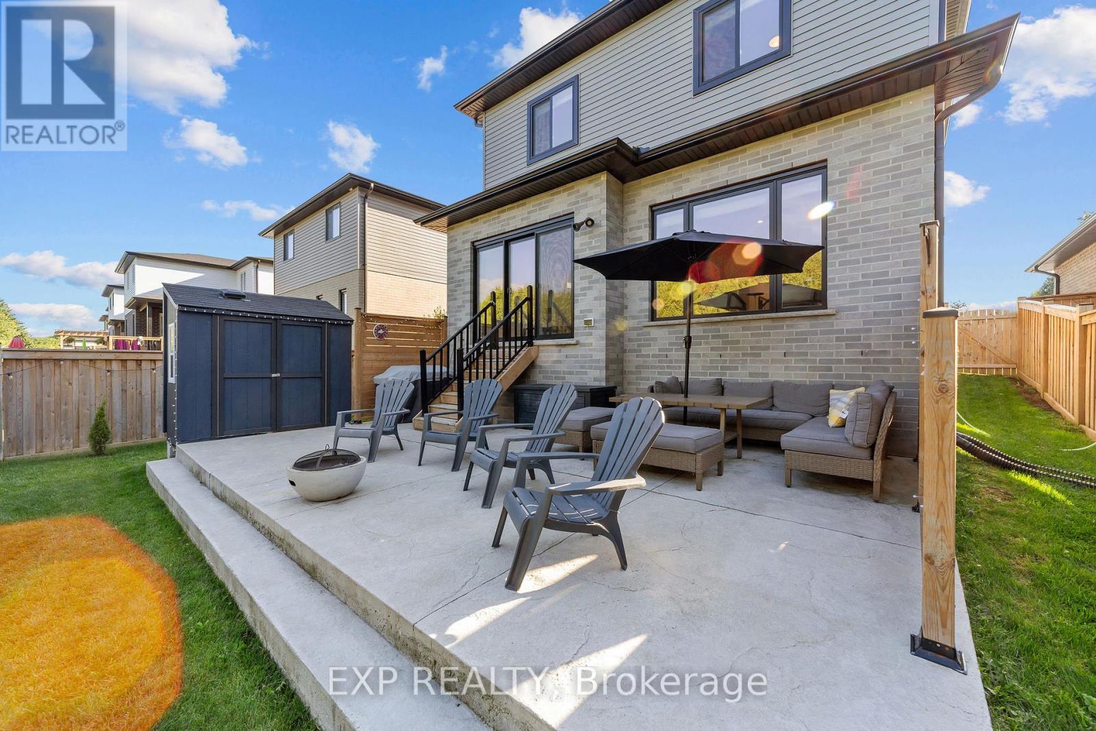 58 Mcneil Street, Strathroy-Caradoc, Ontario  N0L 1W0 - Photo 3 - X12437167