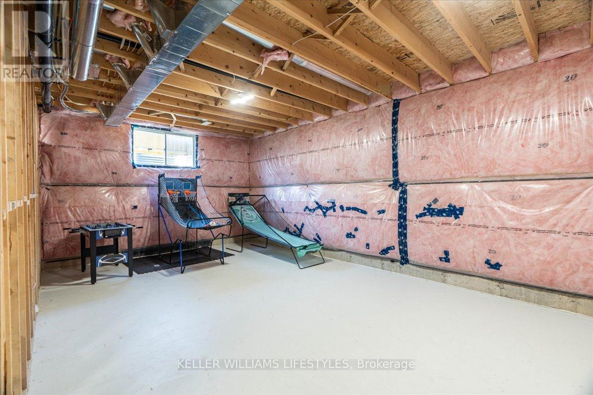 112 Jefferson Street, Lucan Biddulph, Ontario  N0M 2J0 - Photo 39 - X12437176