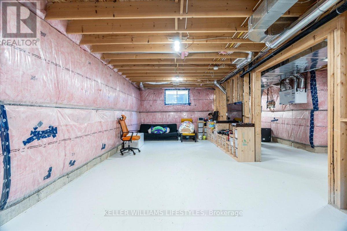 112 Jefferson Street, Lucan Biddulph, Ontario  N0M 2J0 - Photo 40 - X12437176