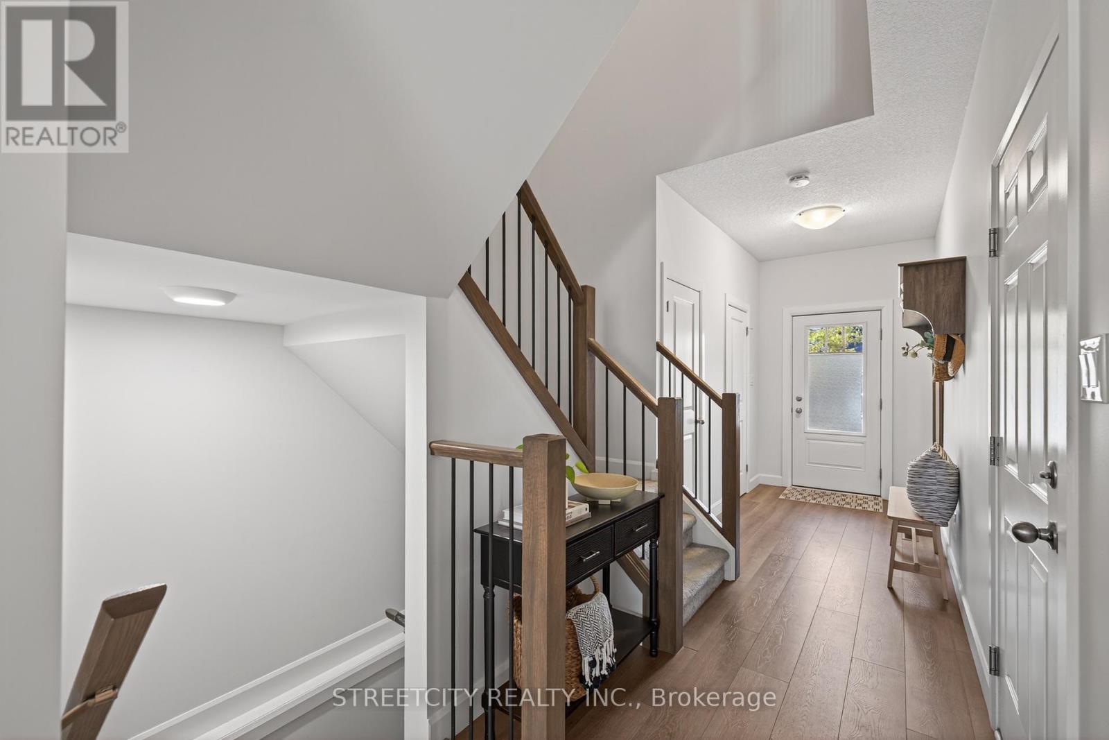 37 - 2491 Tokala Trail, London North, Ontario  N6G 0X1 - Photo 6 - X12437210