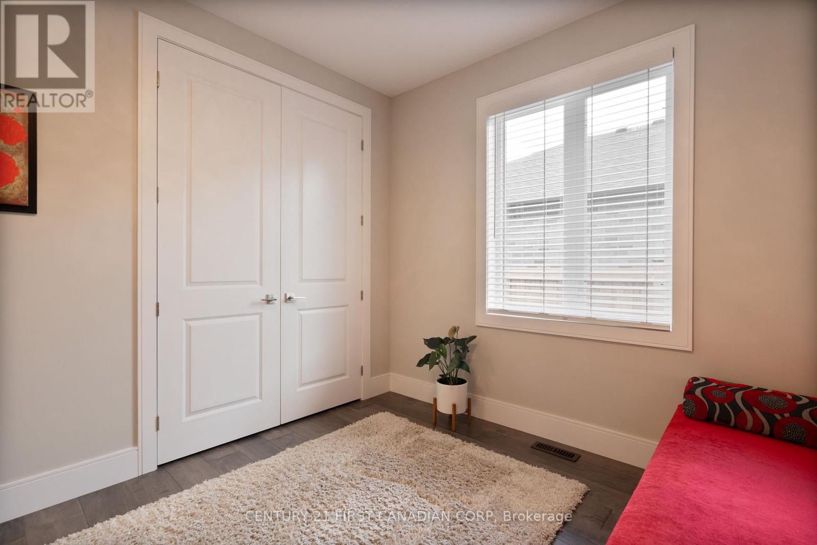 16 Foxborough Place, Thames Centre, Ontario  N0M 2P0 - Photo 16 - X12437212