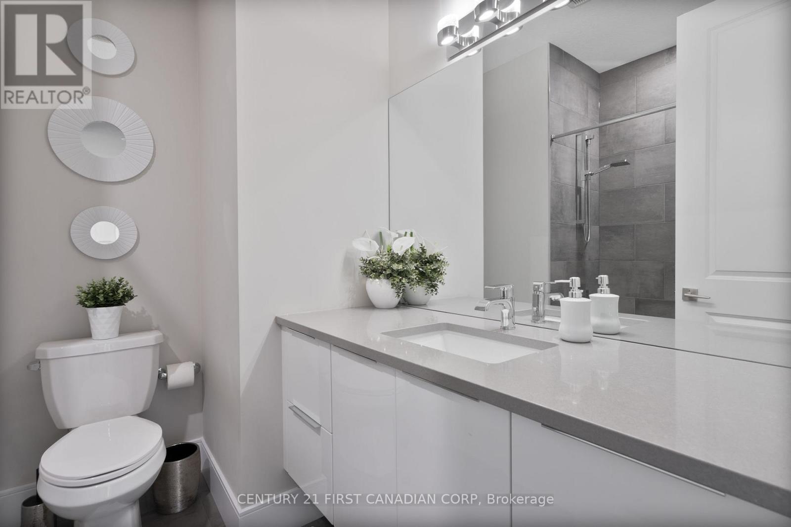 16 Foxborough Place, Thames Centre, Ontario  N0M 2P0 - Photo 17 - X12437212