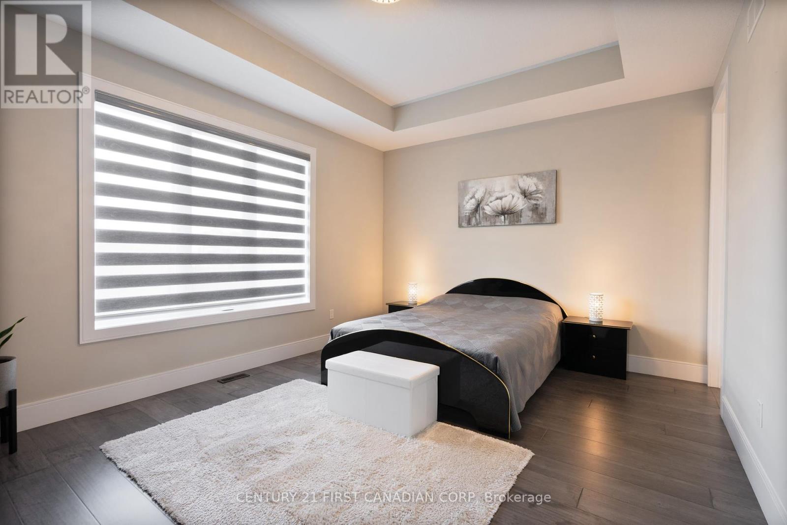 16 Foxborough Place, Thames Centre, Ontario  N0M 2P0 - Photo 18 - X12437212