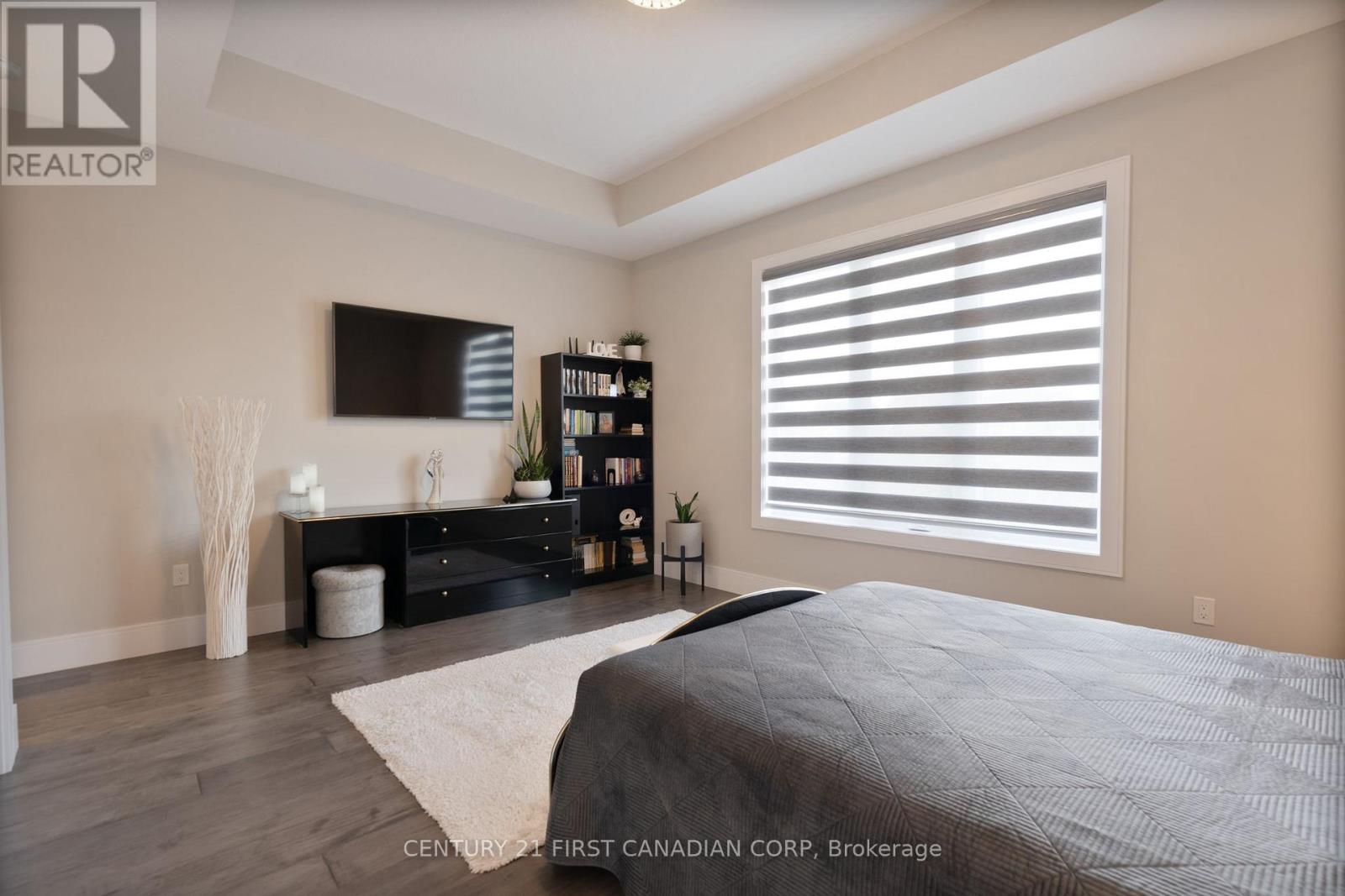 16 Foxborough Place, Thames Centre, Ontario  N0M 2P0 - Photo 19 - X12437212