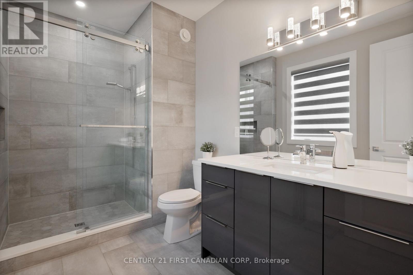 16 Foxborough Place, Thames Centre, Ontario  N0M 2P0 - Photo 20 - X12437212
