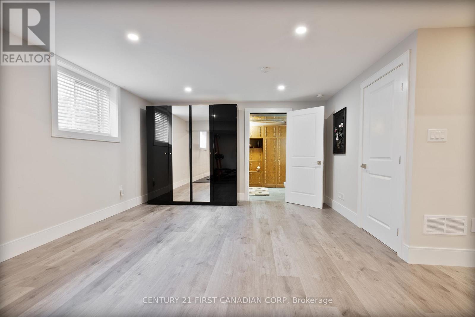 16 Foxborough Place, Thames Centre, Ontario  N0M 2P0 - Photo 26 - X12437212