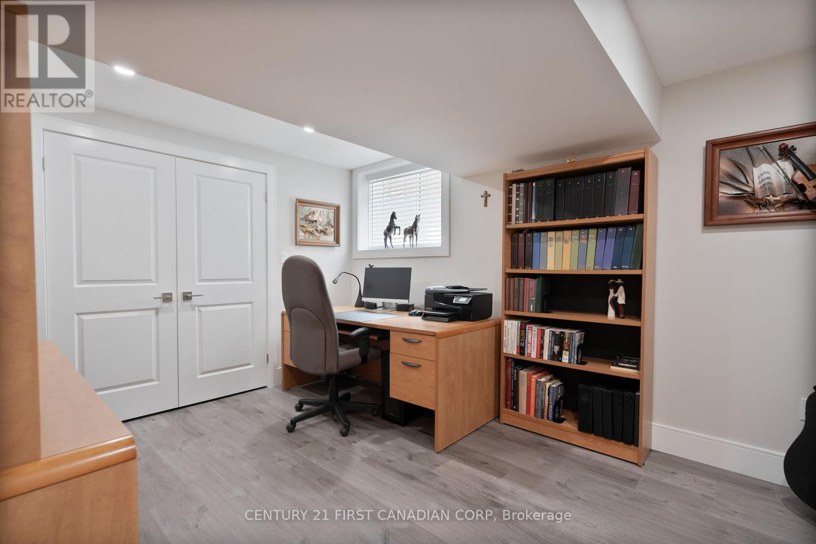 16 Foxborough Place, Thames Centre, Ontario  N0M 2P0 - Photo 31 - X12437212