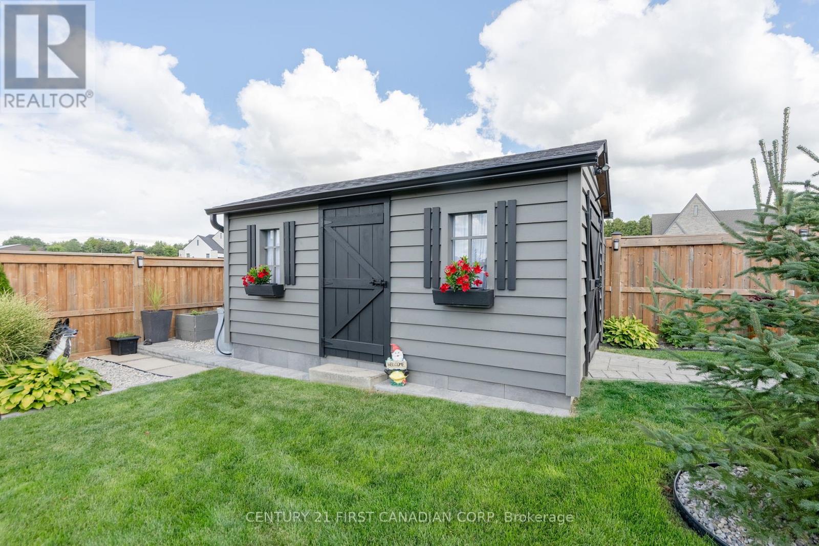 16 Foxborough Place, Thames Centre, Ontario  N0M 2P0 - Photo 38 - X12437212