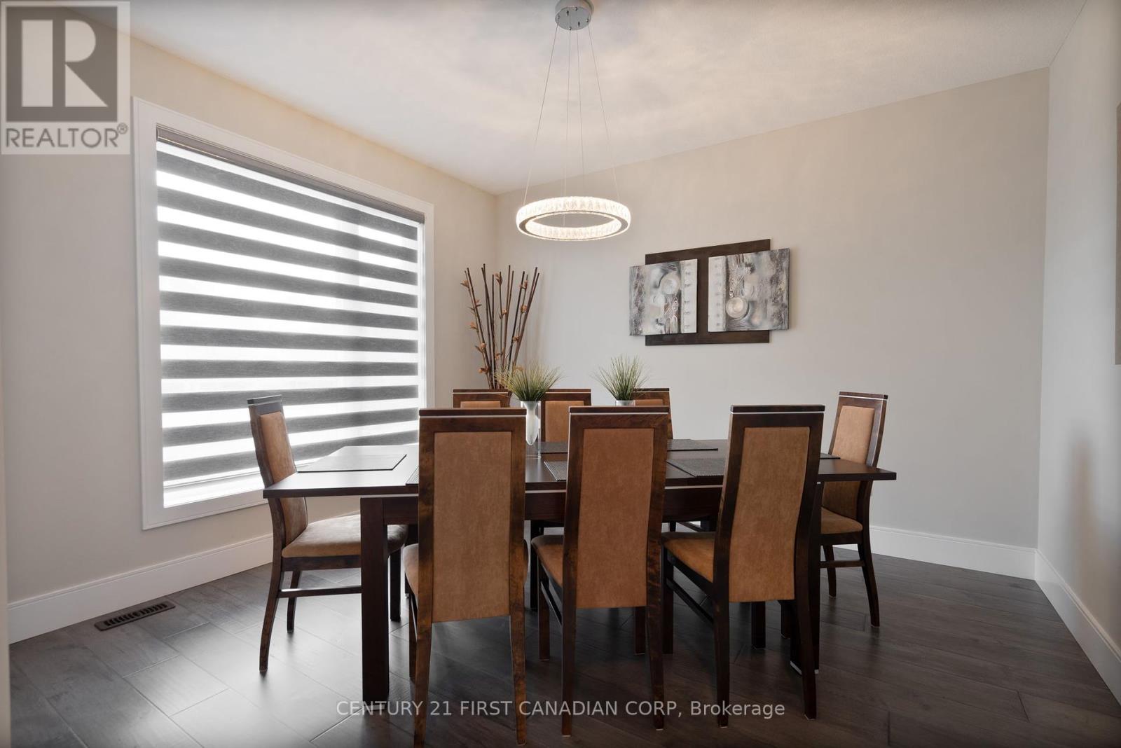 16 Foxborough Place, Thames Centre, Ontario  N0M 2P0 - Photo 6 - X12437212
