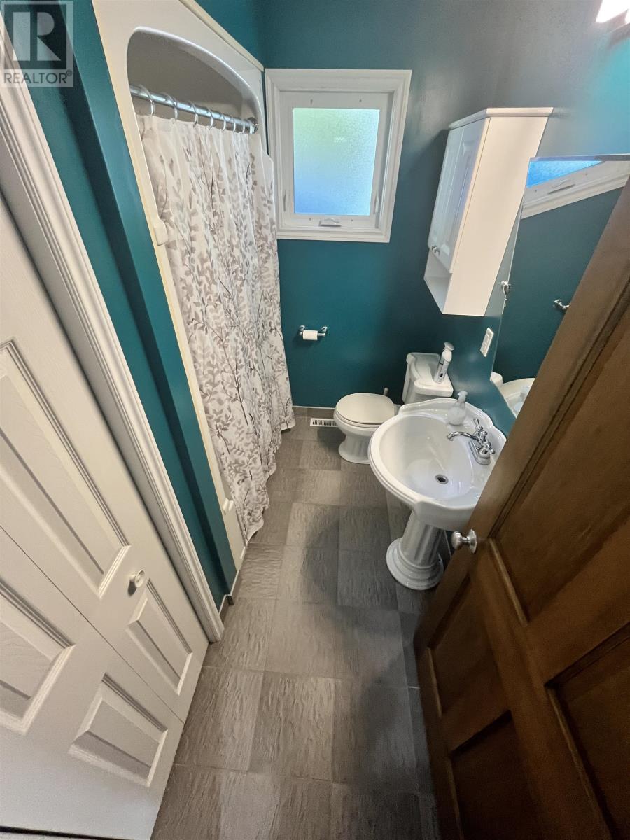 16 Lakeview Avenue, Cochenour, Ontario  P0V 1L0 - Photo 27 - TB253107