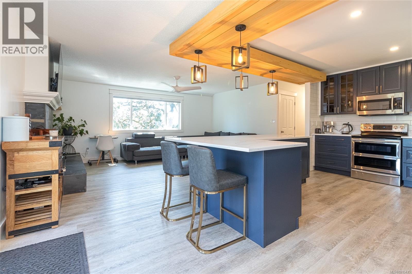 104 Dorothy Lane, View Royal, British Columbia V9B 6B5 - Photo 2 - 1015415